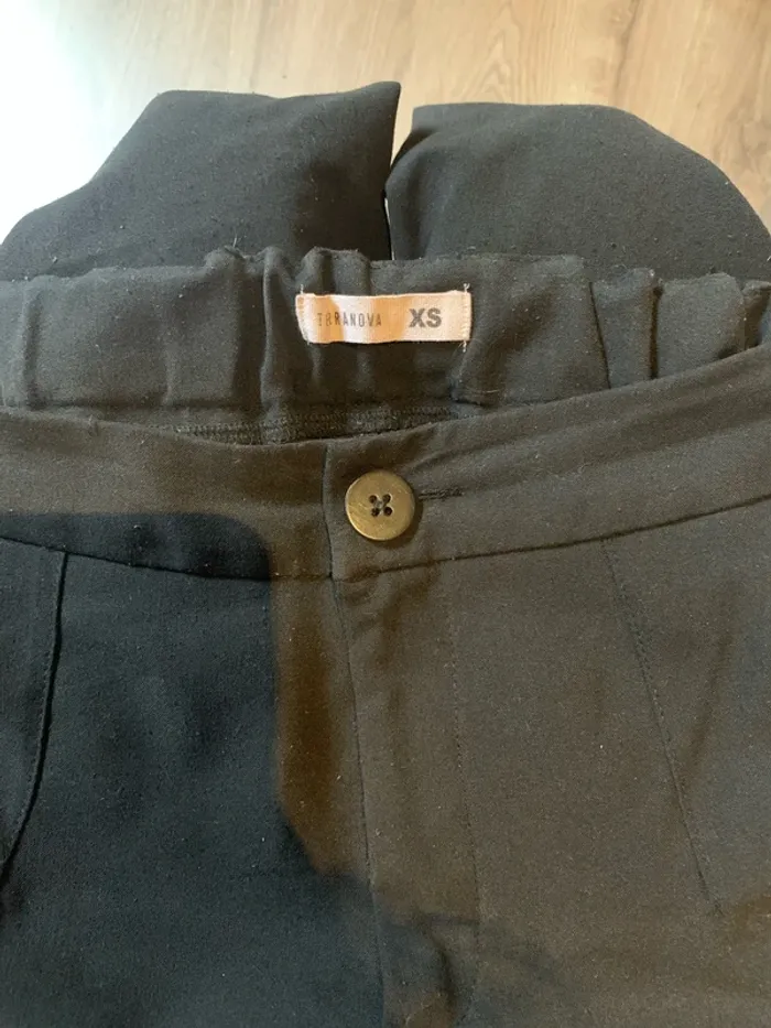 Pantalon tailleur fluide moulant fesse et taille haute léger - photo numéro 3