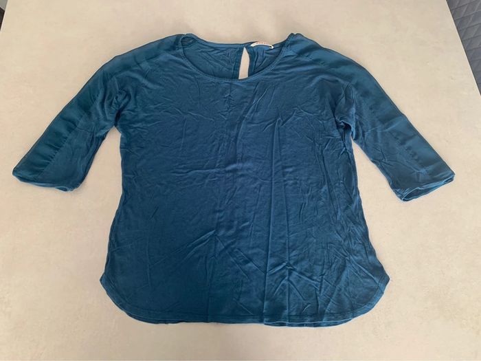 Haut manches 3/4 camaïeu bleu canard taille M en parfait état