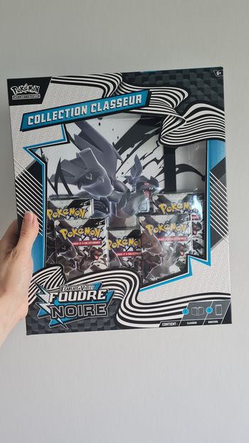 Coffret classeur foudre noire pokemon
