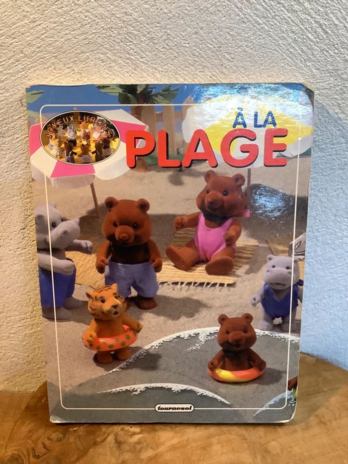 Livre famille Sylvanian à la plage