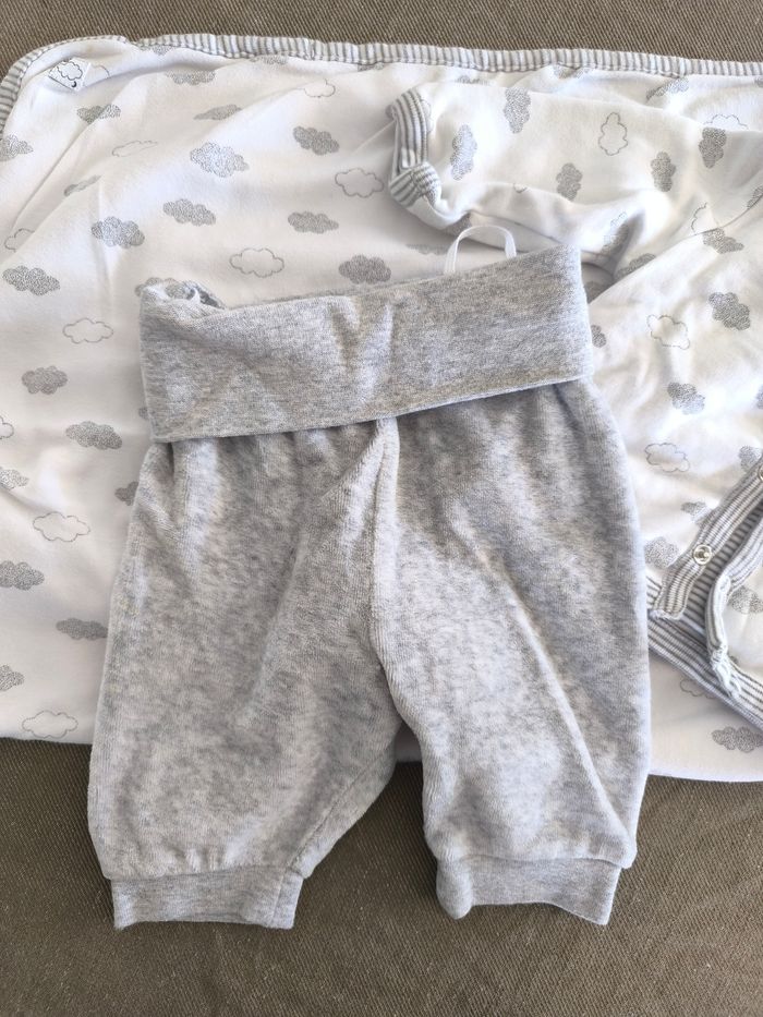 Ensemble bébé et couverture - photo numéro 3