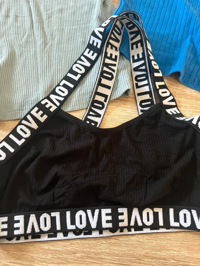 Lot de 3 tops - photo numéro 2