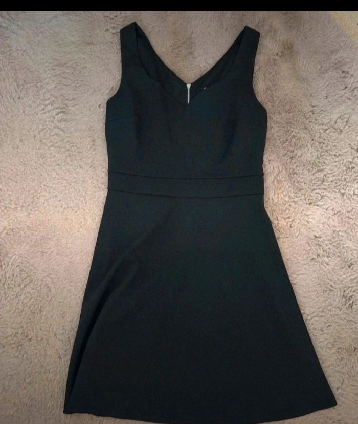 Robe noire neuve