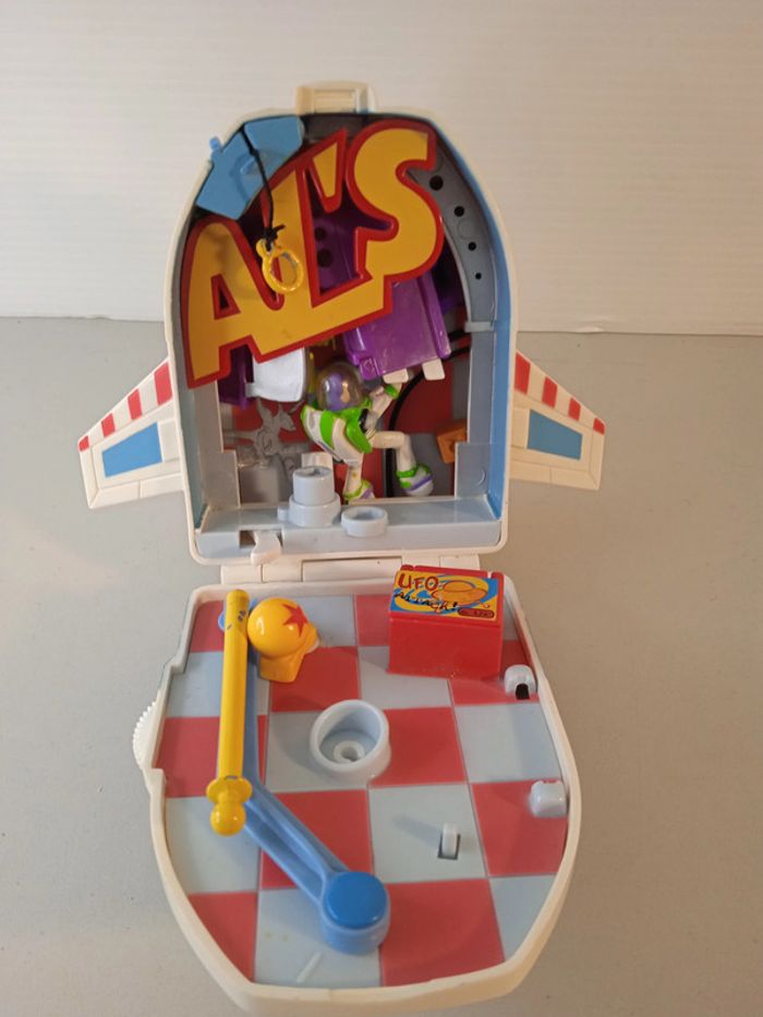 play-set mini monde '' pixar disney '' buzz l'éclair - photo numéro 5