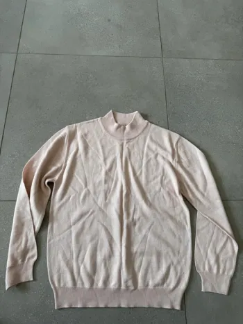 Haut rose Lewinger, taille XS, bon état mais il ya des petites traces