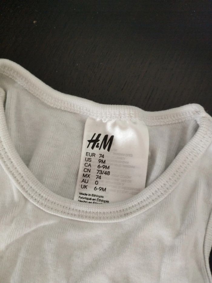 3 bodies 6-9mois H&M - photo numéro 2
