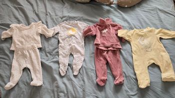 Lot vêtements bébé 1 mois