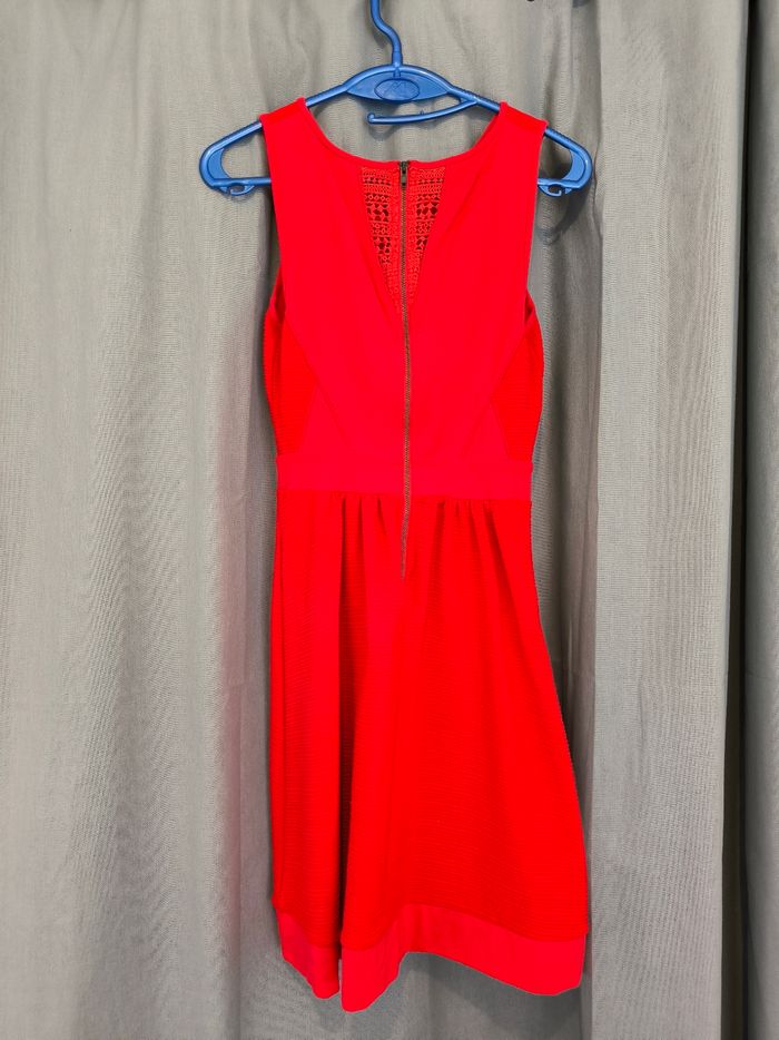 Robe rouge dentelle Naf Naf XS (34) - photo numéro 2