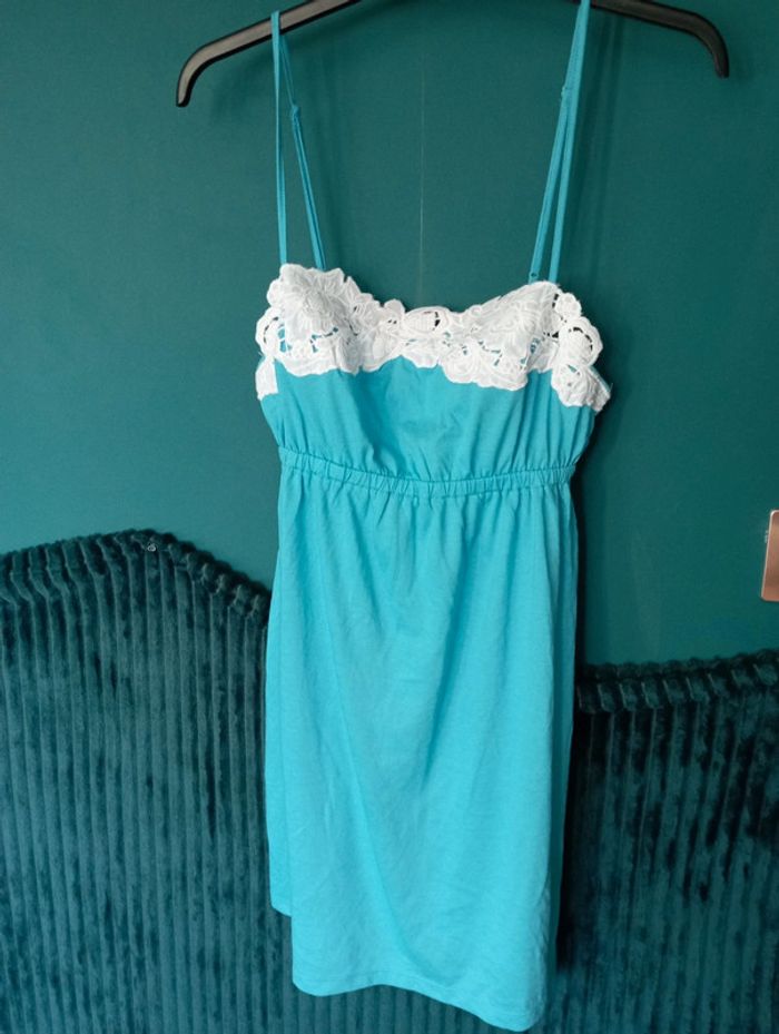 Robe d'été turquoise à bretelles