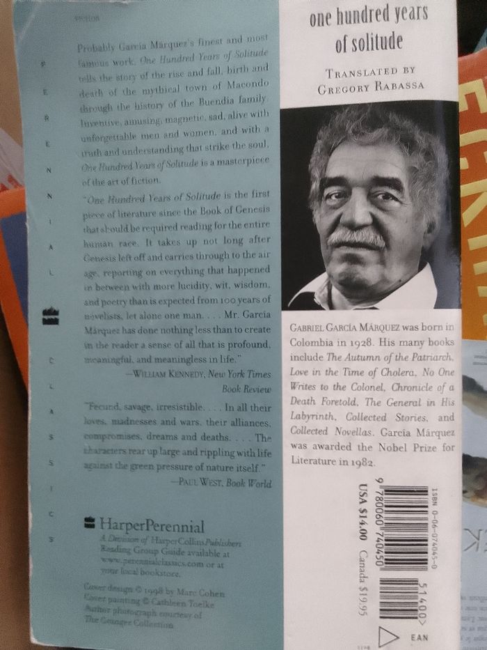Livre one hundred years of solitude - photo numéro 2