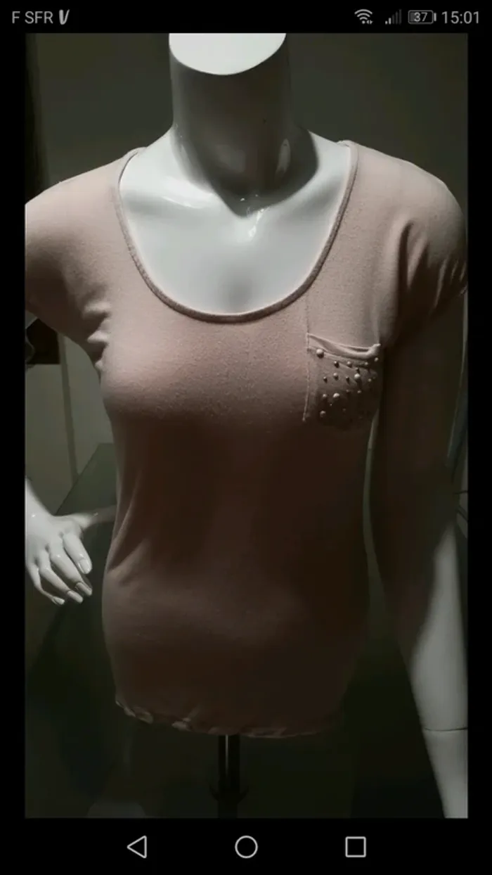 Tee-shirt brodé rose - photo numéro 2