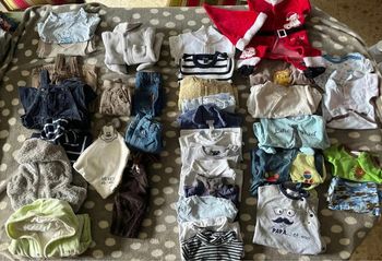 Lot vêtements 34 articles bébé taille 1 mois 53, 54 cm
