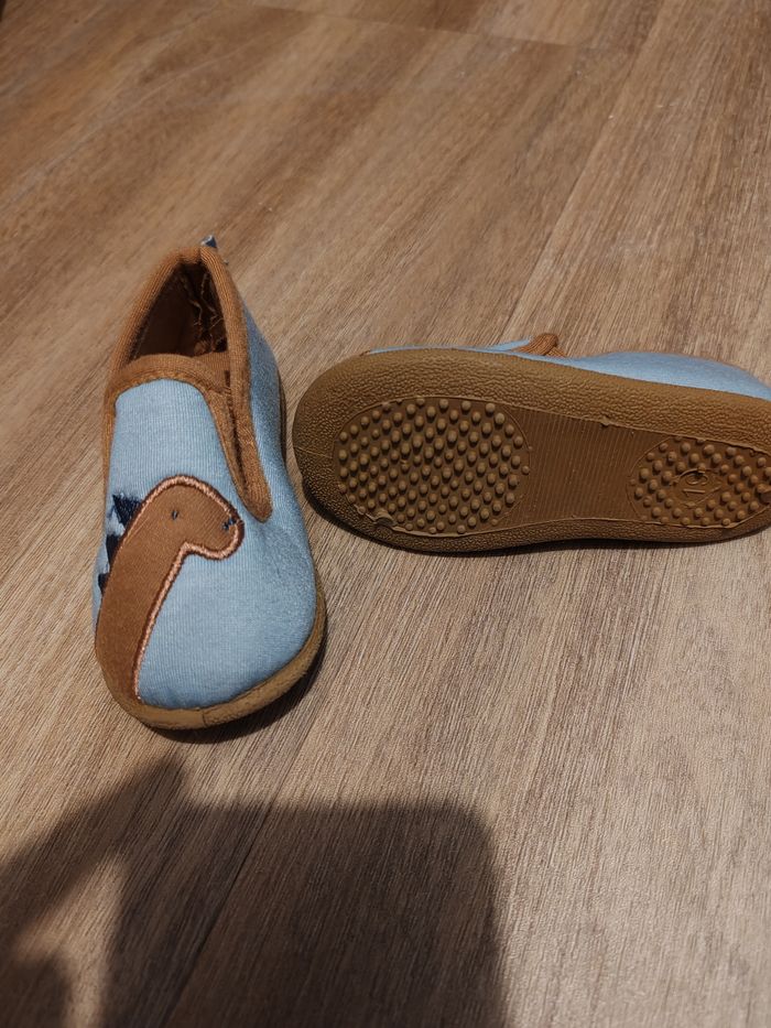 Chaussons bébé taille 19 - photo numéro 2