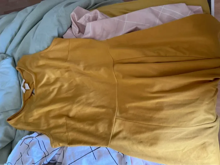 Robe jaune moutarde
