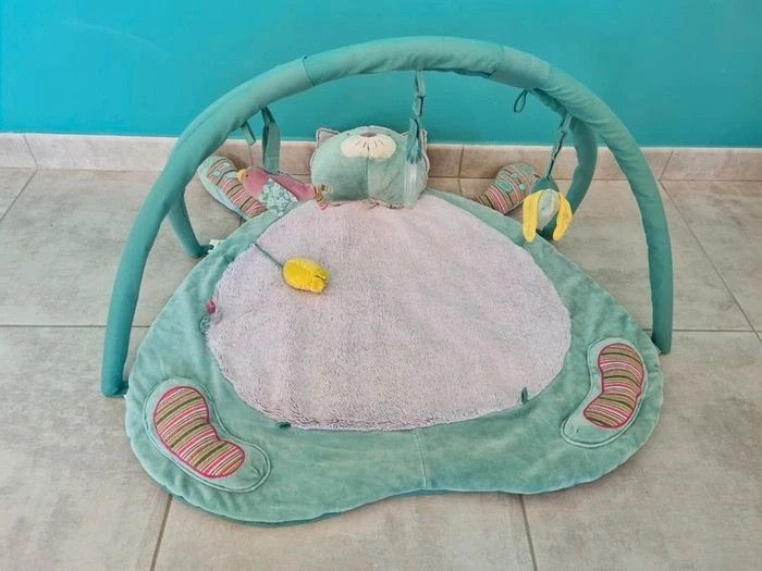 Tapis d'éveil avec arche Moulin roty Les Pachats neuf