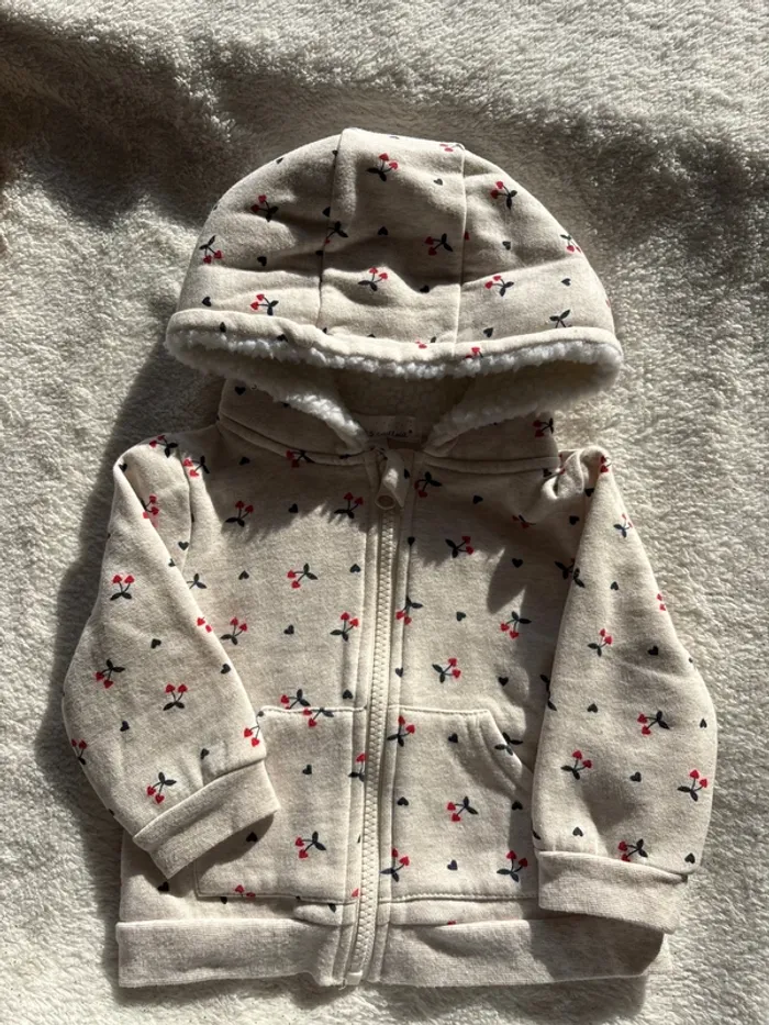 Veste avec cerises