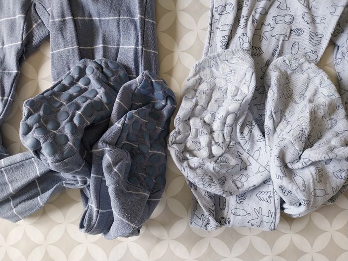 Lot 2 pyjamas Vertbaudet – 3 ans (36 mois) – dors bien / grenouillères en très bon état - photo numéro 4