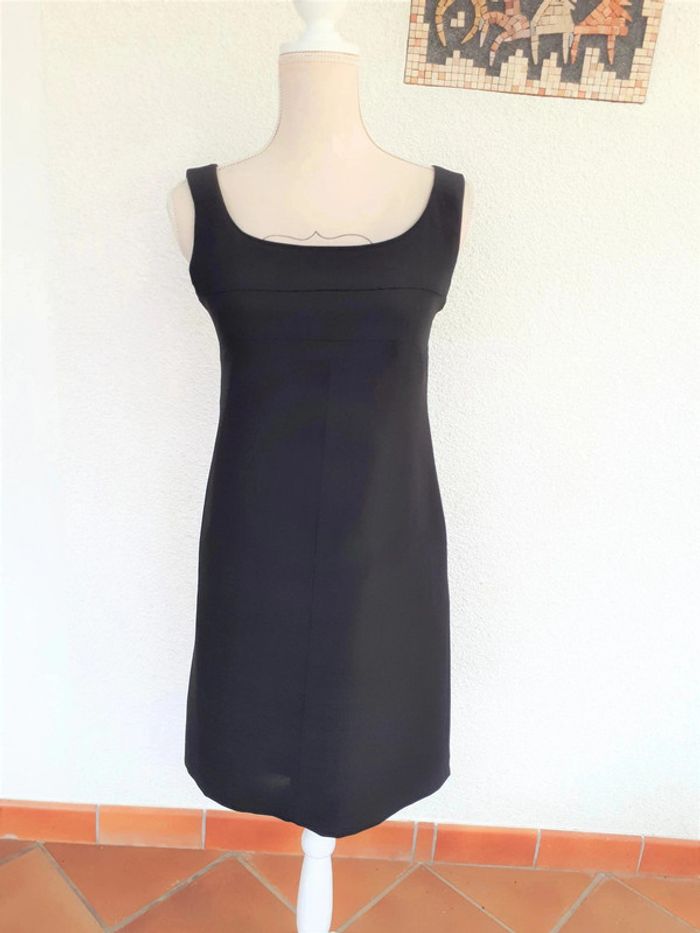 25 € Robe noire côté femme - photo numéro 2