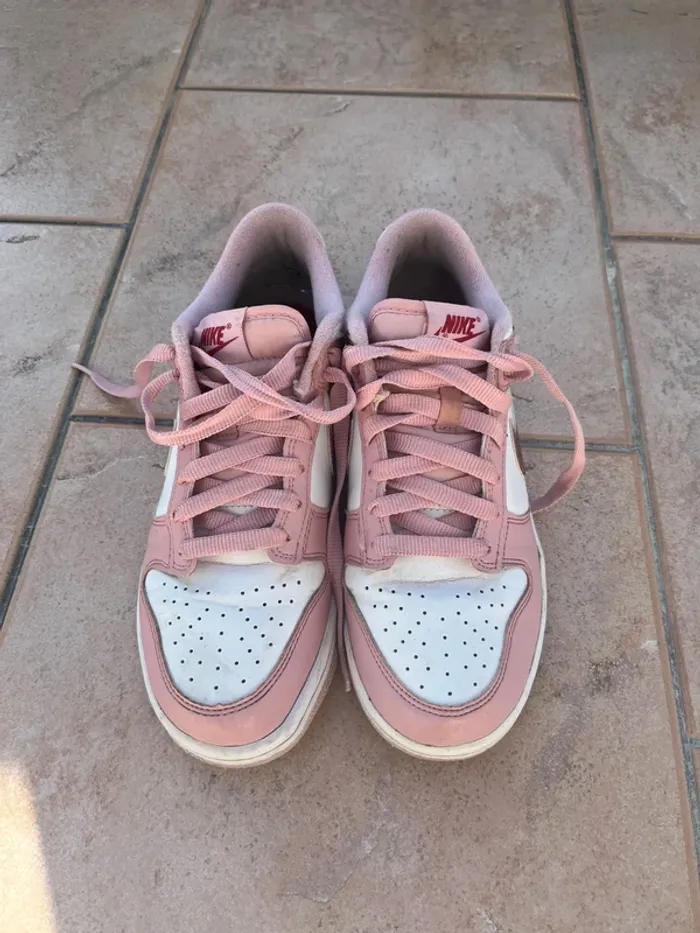 Nike dunk low rose