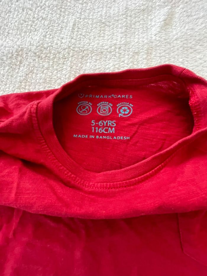 T-shirt manches longues rouge garçon Primark 5-6 ans - photo numéro 2