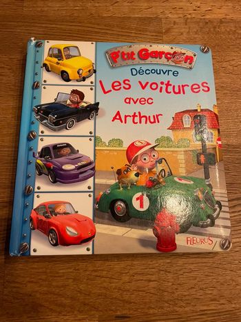 Livre P’tit Garçon découvre Les voitures avec Arthur  Numéro 2