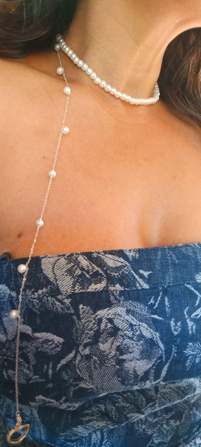 Collier ras du cou perles blanches pendant dans le dos - photo numéro 2