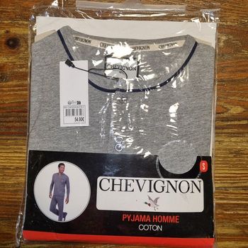 pyjama CHEVIGNON taille S - NEUF
