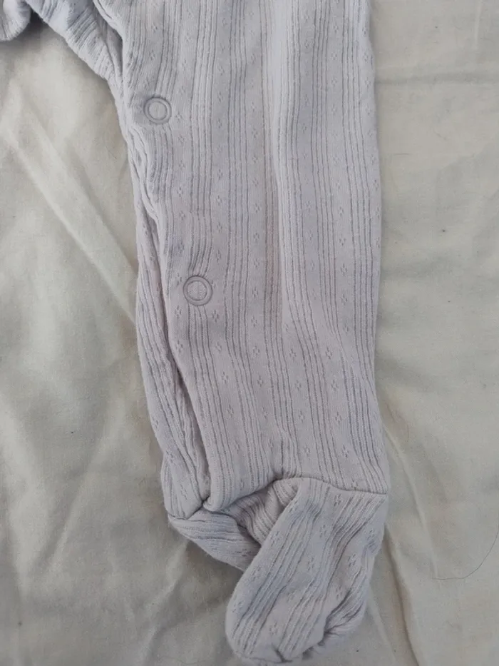 Pyjamas un pièce - photo numéro 6
