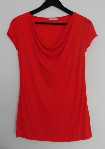 T shirt rouge col benitier. Camaieu. Viscose. Elasthanne. Taille 38