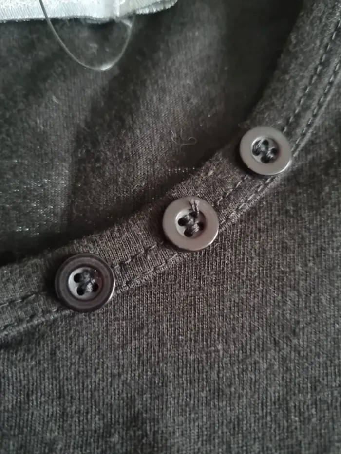 T-shirt une chose à part - photo numéro 4