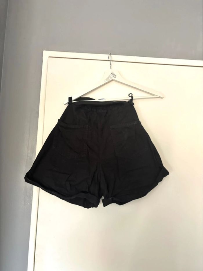 Short taille haute noir Bershka - photo numéro 2