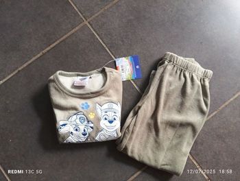 Pyjama velours  pat patrouille taille 3 ans
