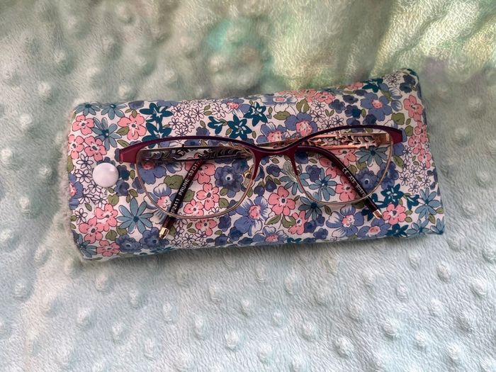 Étui à lunettes neuf - photo numéro 4