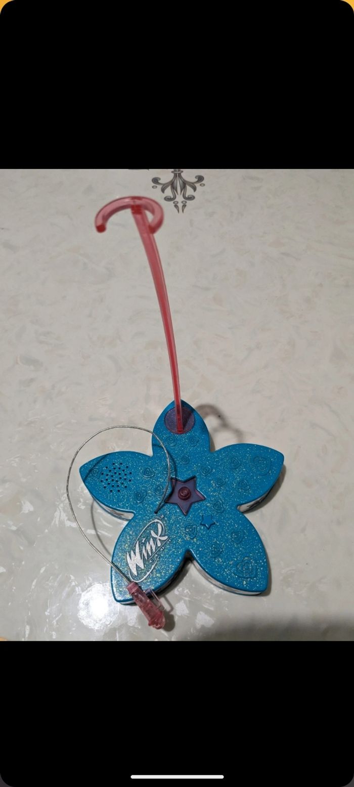 Magnifique poupée winks Bloom et son microphone magique. - photo numéro 10