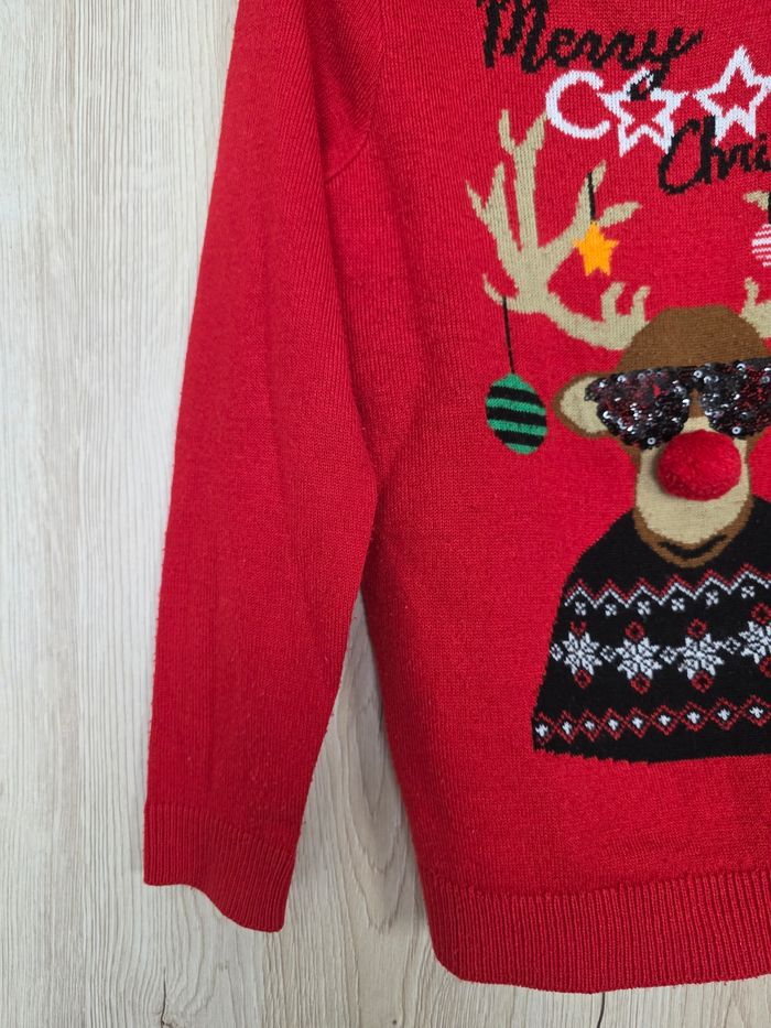 PULL NOËL ROUGE RENNE NEZ ROUGE ET LUNETTE NOIR TAILLE 8ANS MARQUE MERRY CHRISTMAS - photo numéro 3