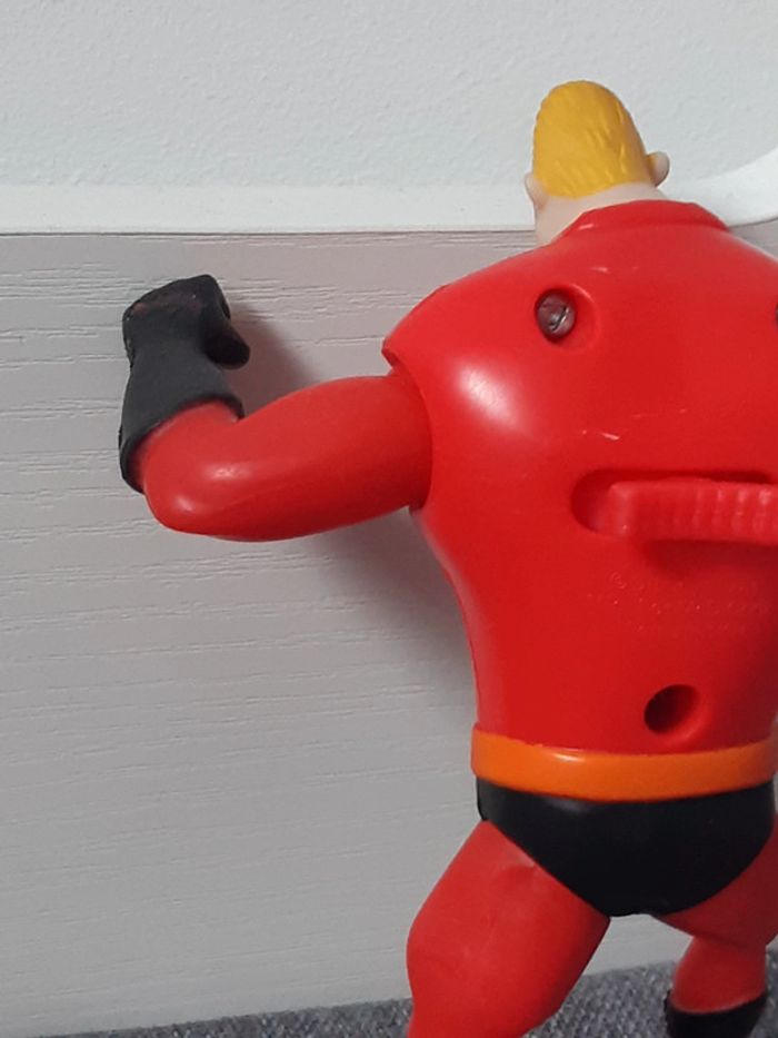 Lot de 2 figurines Disney / Pixar McDonald's Les Indestructibles - photo numéro 9