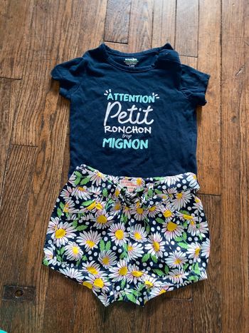 T-shirt Kiabi et short du pareil au même  12 mois