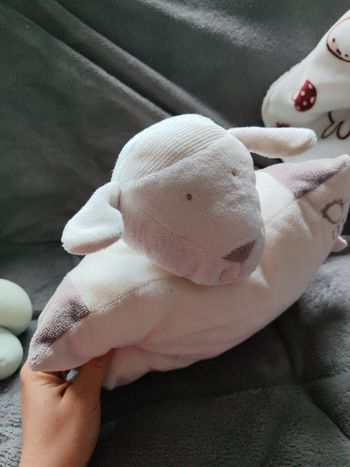 Coussin doudou obaibi beige mouton