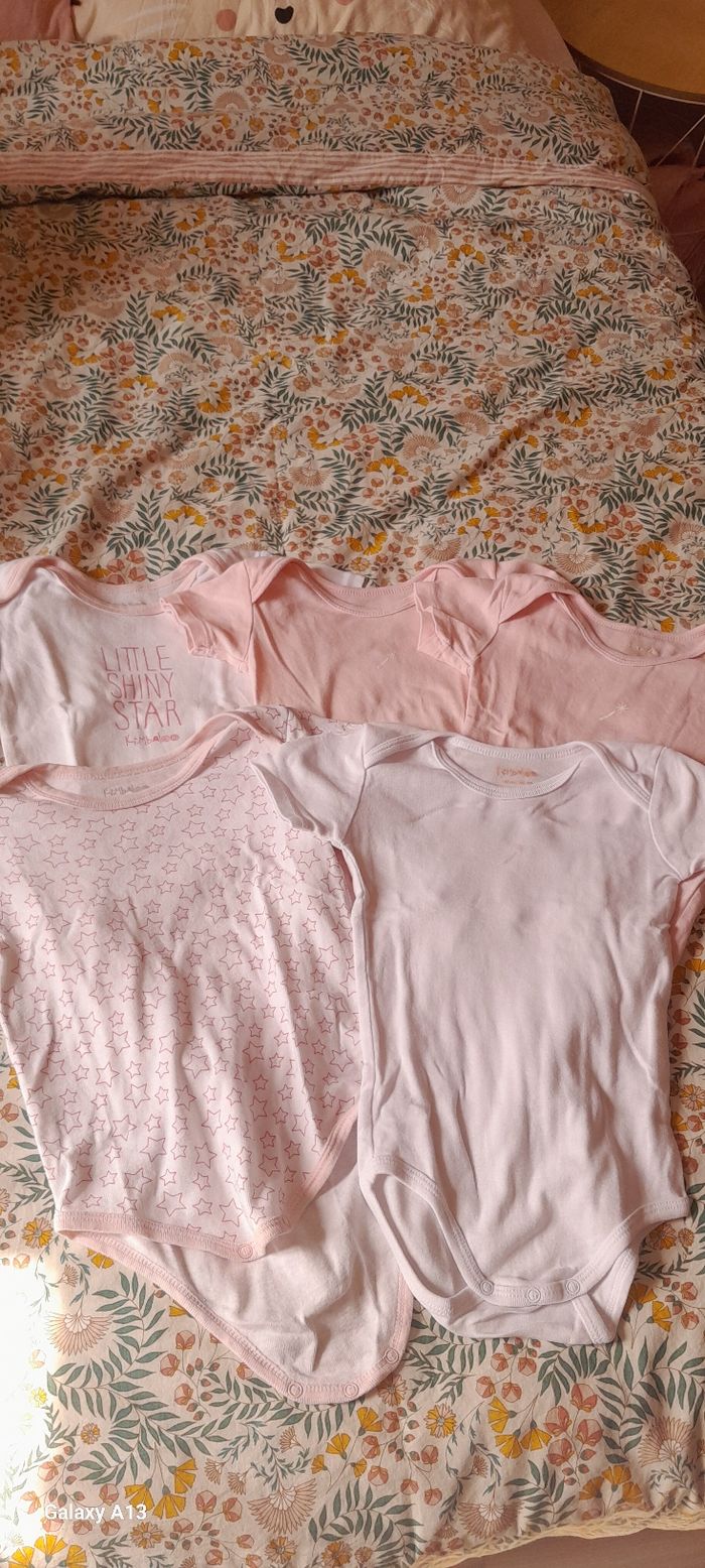 Lot de bodies - photo numéro 6