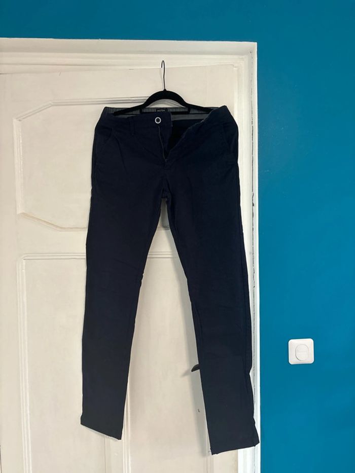 Superbe Chino bleu - photo numéro 2