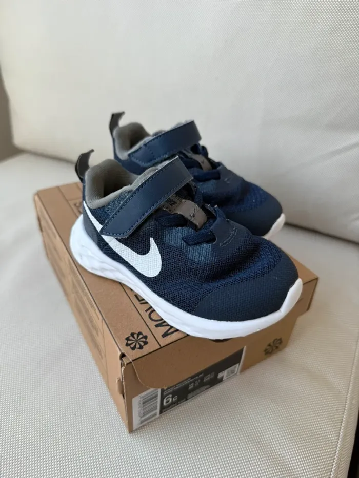 Basket Nike à scratch bleu marine - photo numéro 4