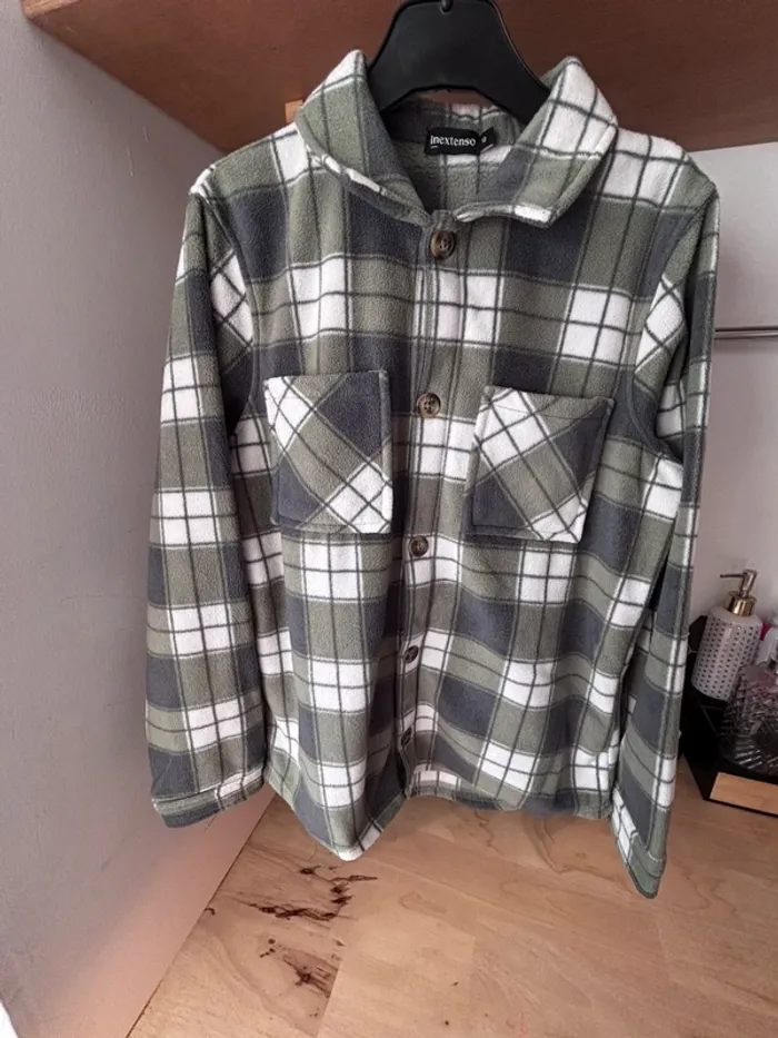 Sublime chemise épasse et douce en polaire • 12 ans - photo numéro 2