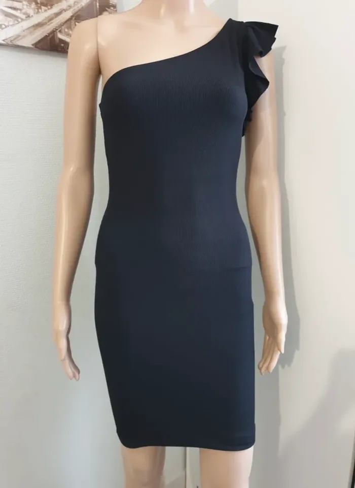 Robe moulante noire Bershka