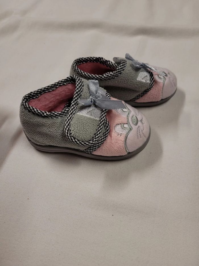Chaussons fille taille19 - photo numéro 4