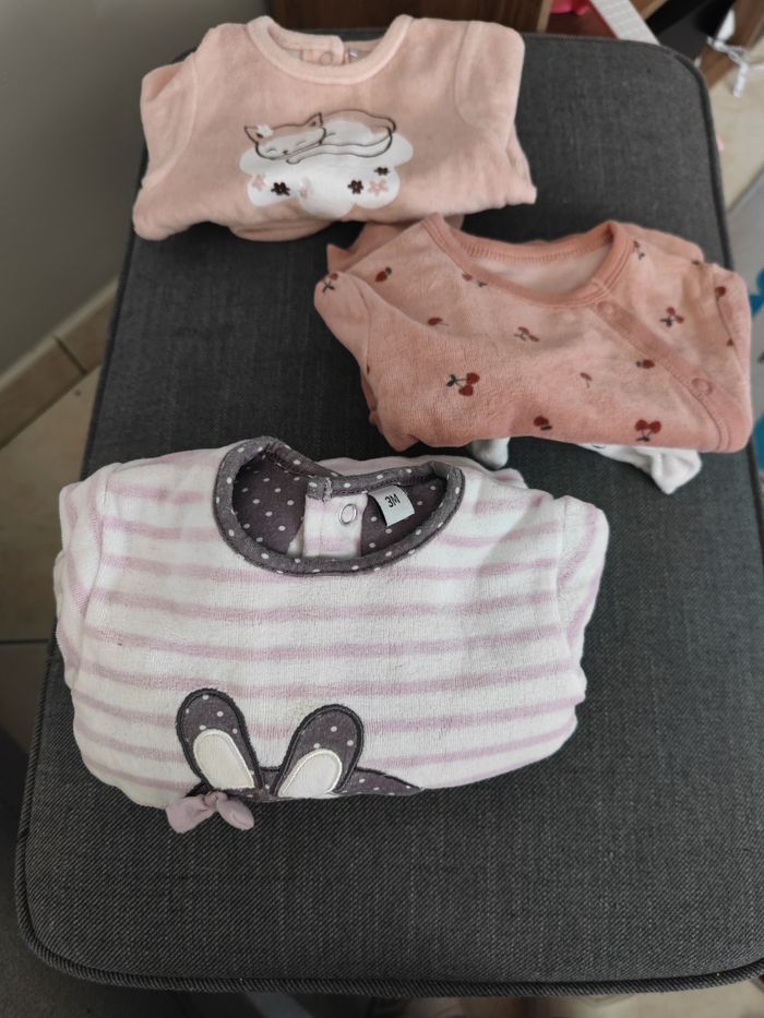 lot de pyjamas - photo numéro 3