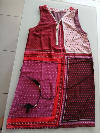 Robe légère colorée sans manches