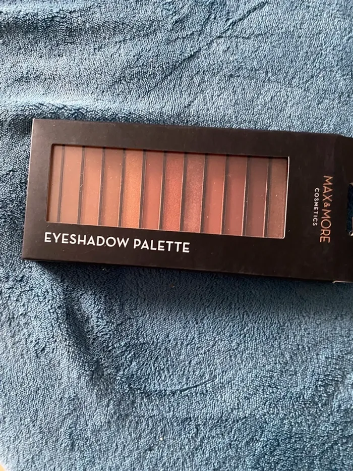 Palette de maquillage neuve - photo numéro 2