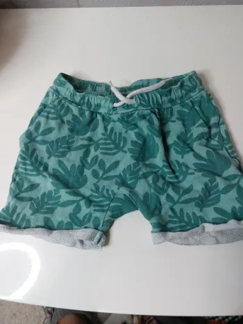 Short  imprimé vert "H&M"