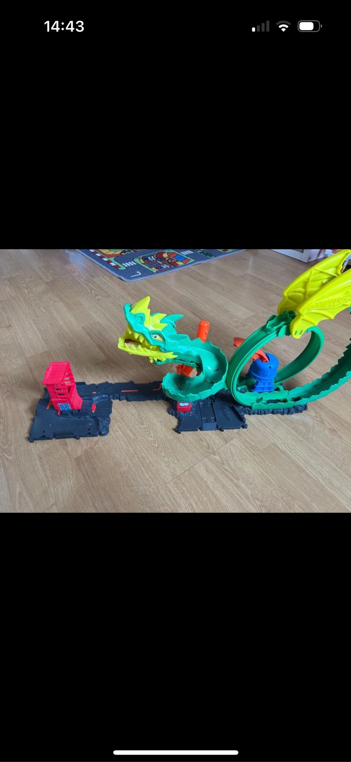 Hot wheels city attaque du dragon de feu - photo numéro 6