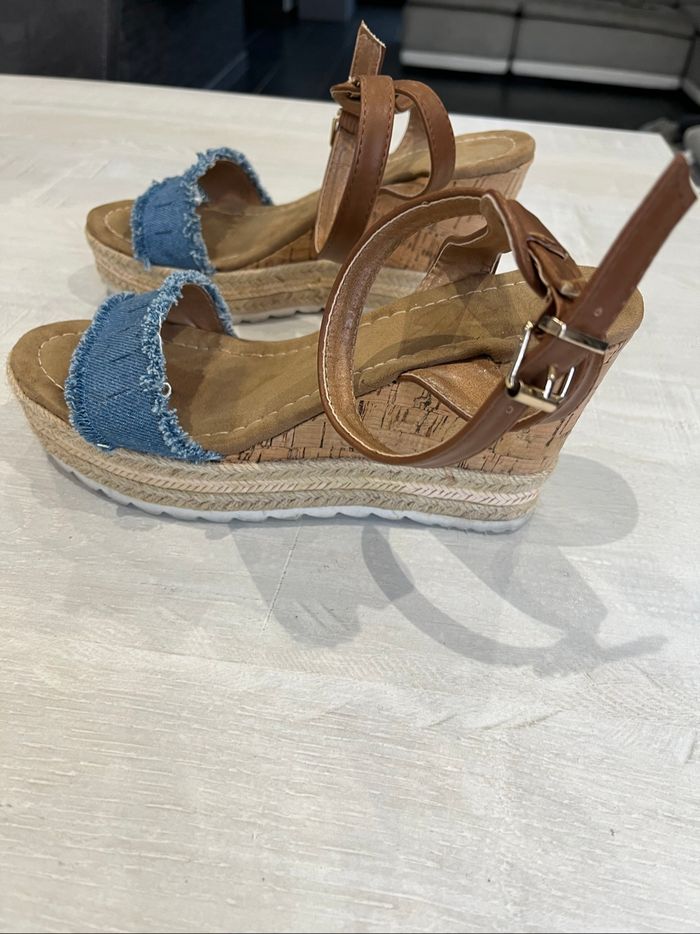 Chaussures compensées - photo numéro 4